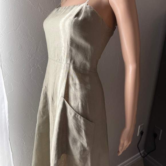 pepito’s 100% linen sage green dress with pockets and adjustable straps - Picture 6 of 6